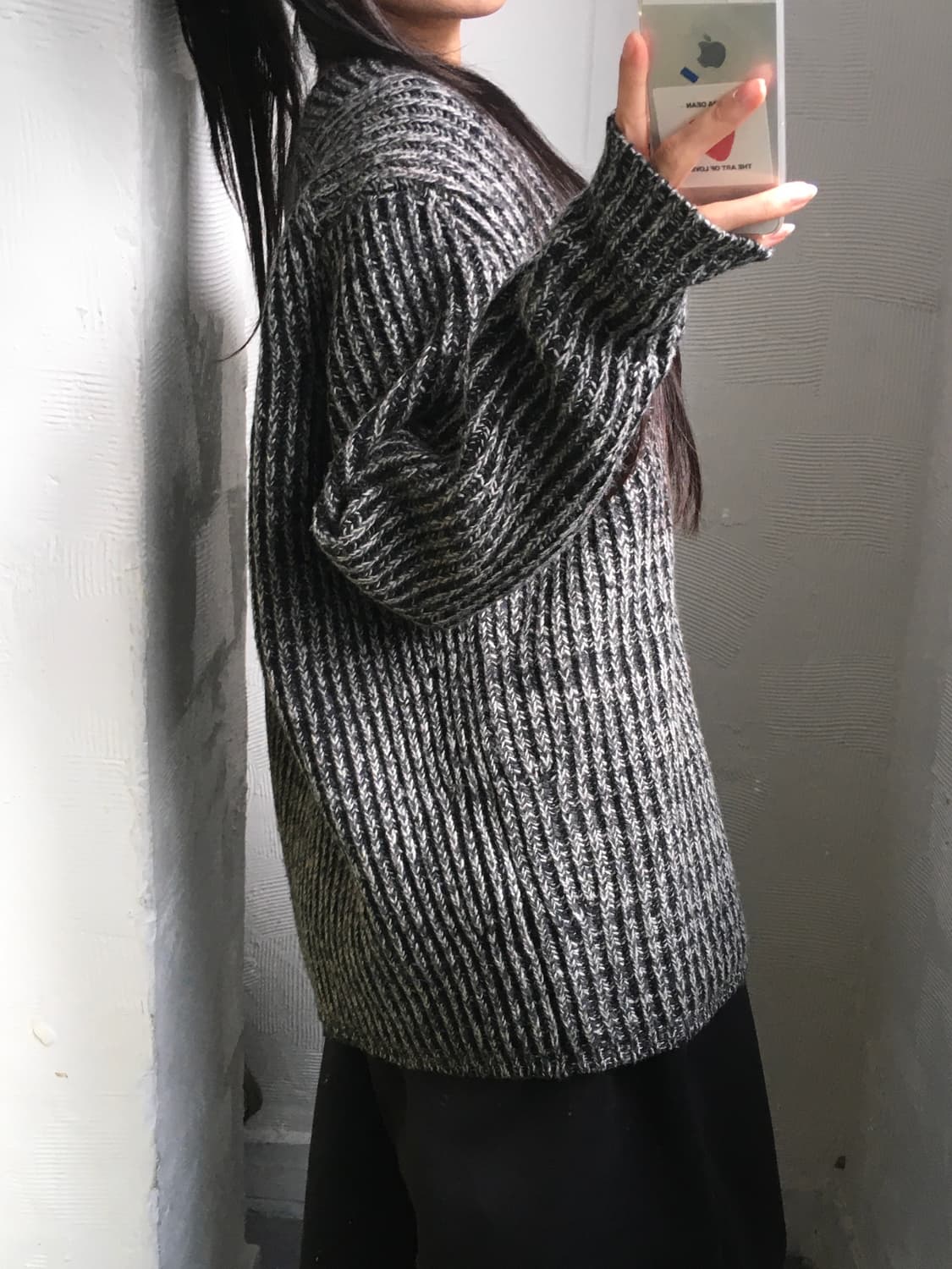 Acne Studio 아크네스튜디오 그레이 브이넥 울 니트  상품이미지3