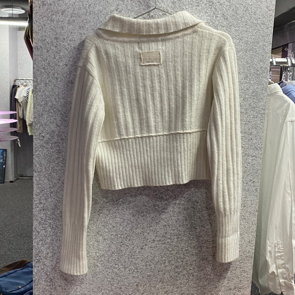 마뗑킴 아이보리 니트 버튼 가디건 B4580 상품이미지4