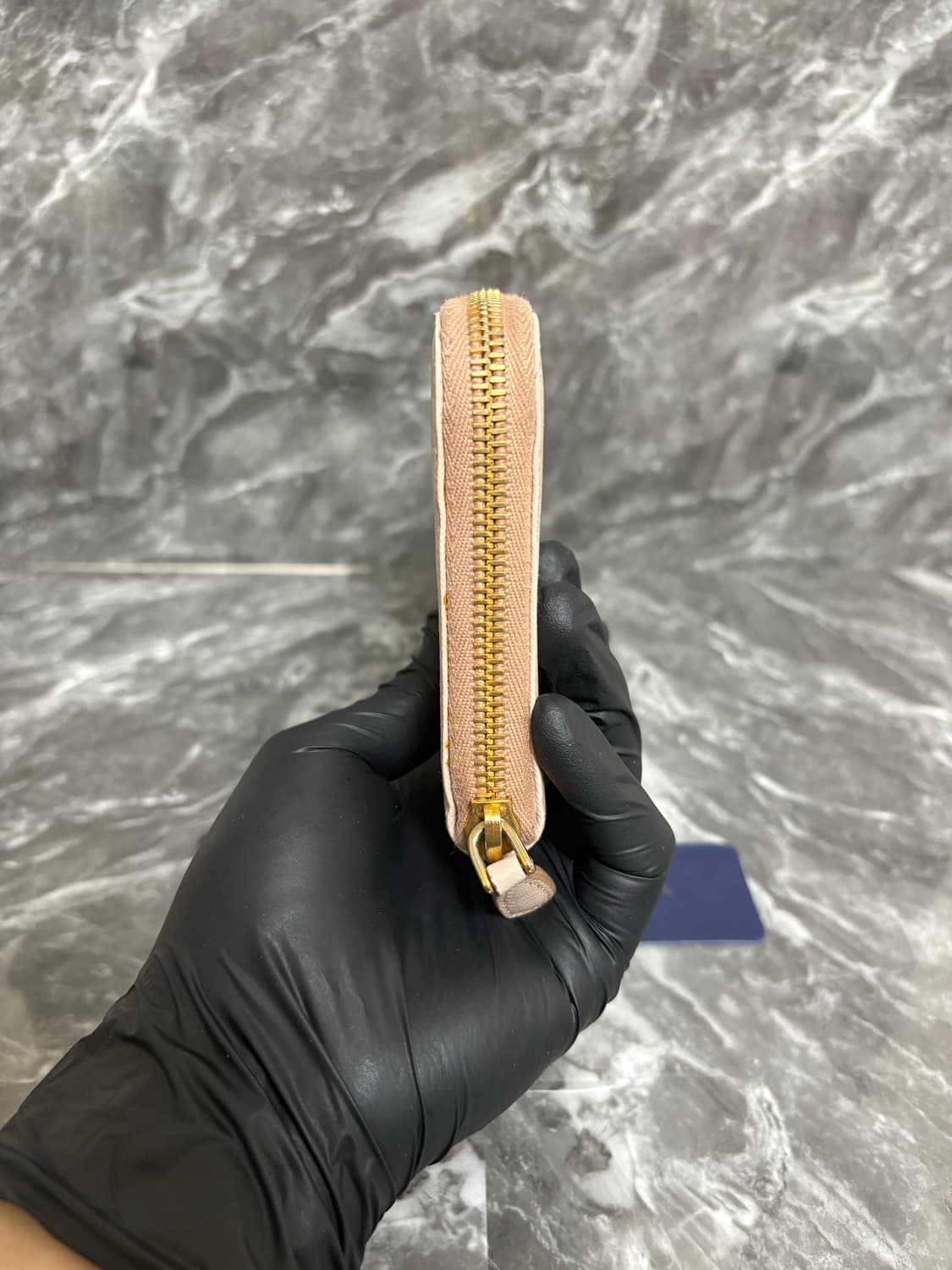 프라다 사피아노 금장로고 지퍼돌이 장지갑 상품이미지4