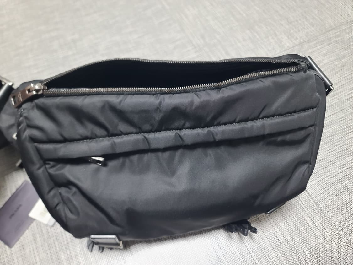 프라다 카메라백 바이커백 크롬 레더 숄더백 크로스백 va1063 상품이미지7