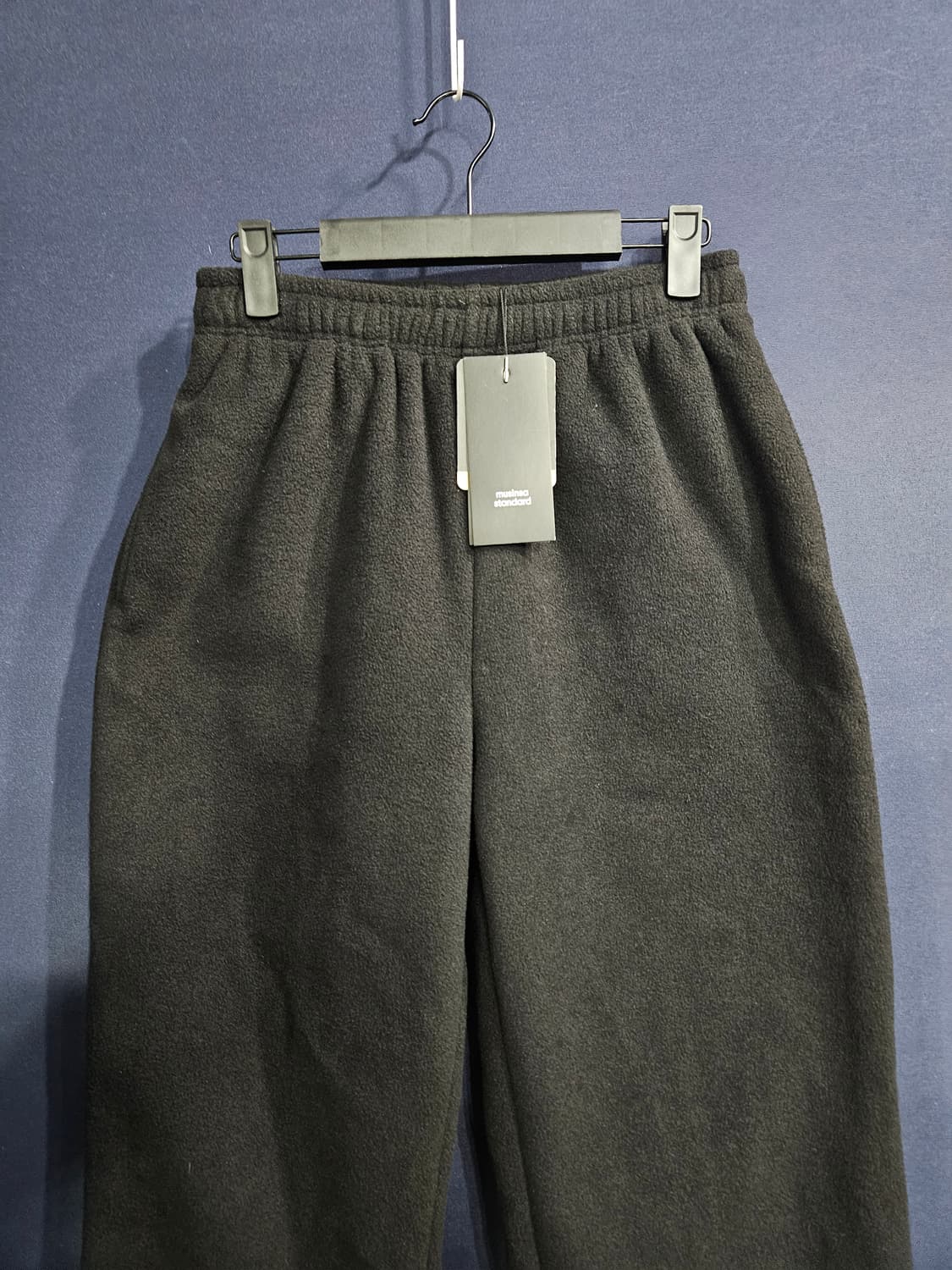 무신사 스탠다드 블랙 남성 허리 26~28 후리스 기모 밴드팬츠  상품이미지7