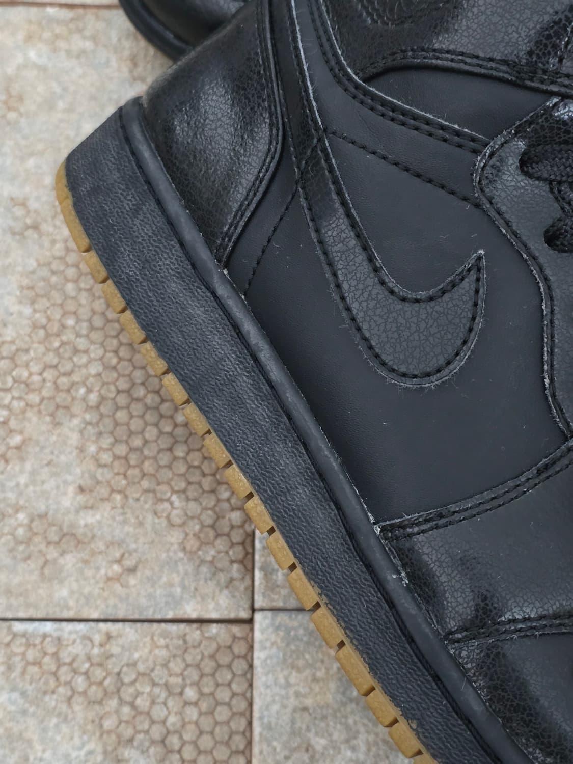 (250)나이키 조던 1 레트로 하이 블랙 검 스니커즈 상품이미지7