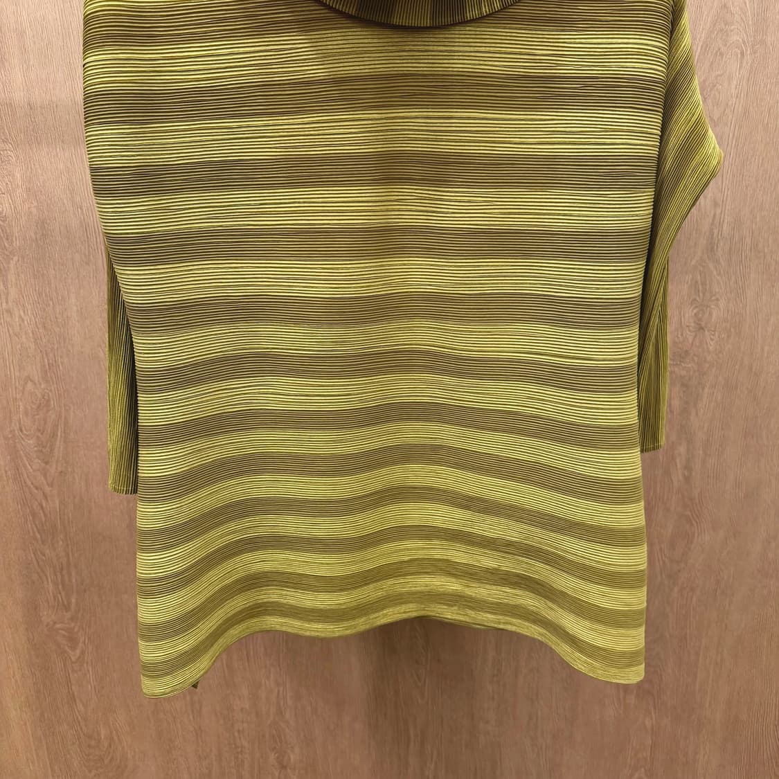 빈티지 하이넥 플리츠 톱 웨이브 스트라이프 드롭 숄더 디테일 옐로우 상품이미지5