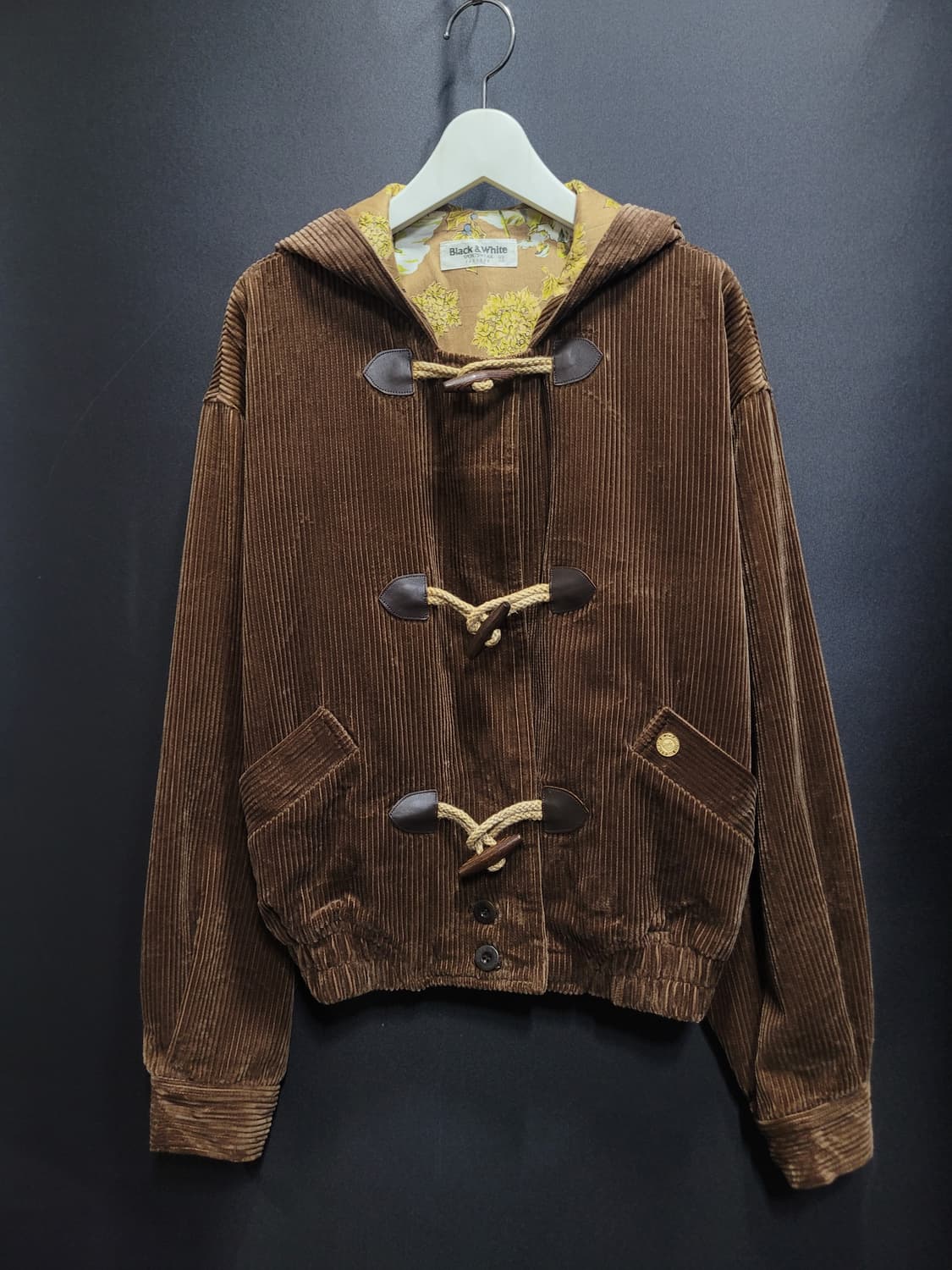 BLACK AND WHITE 블랙앤화이트 빈티지 코듀로이 떡볶이 숏자켓 상품이미지1