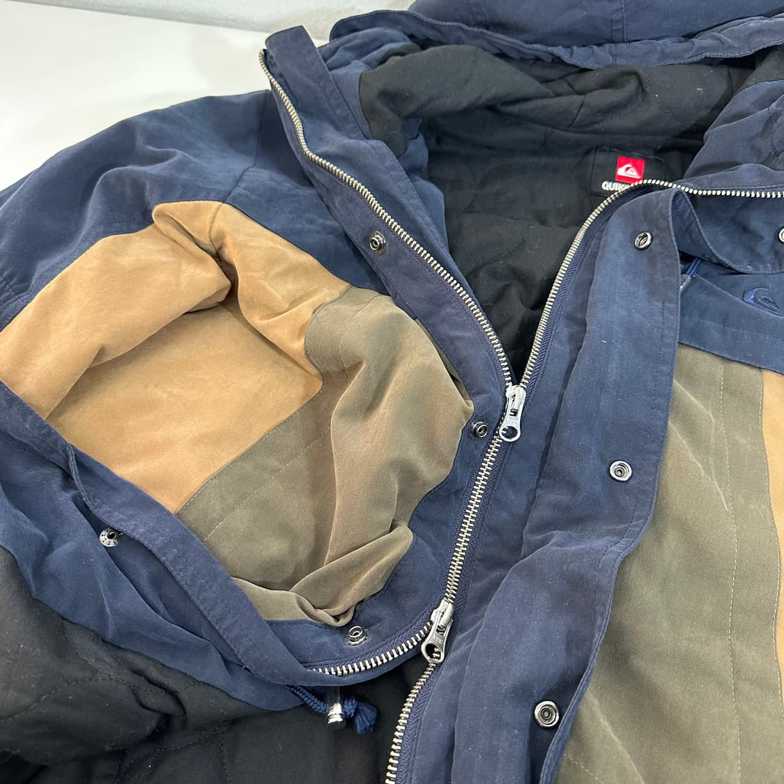 L 퀵실버 멀티컬러 기본로고 투웨이 누빔후드점퍼 상품이미지5