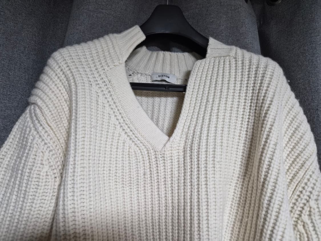 시스템옴므 24fw 파리 컬렉션 브이넥 니트 팝니다 솔리드옴므 타임옴므  상품이미지5
