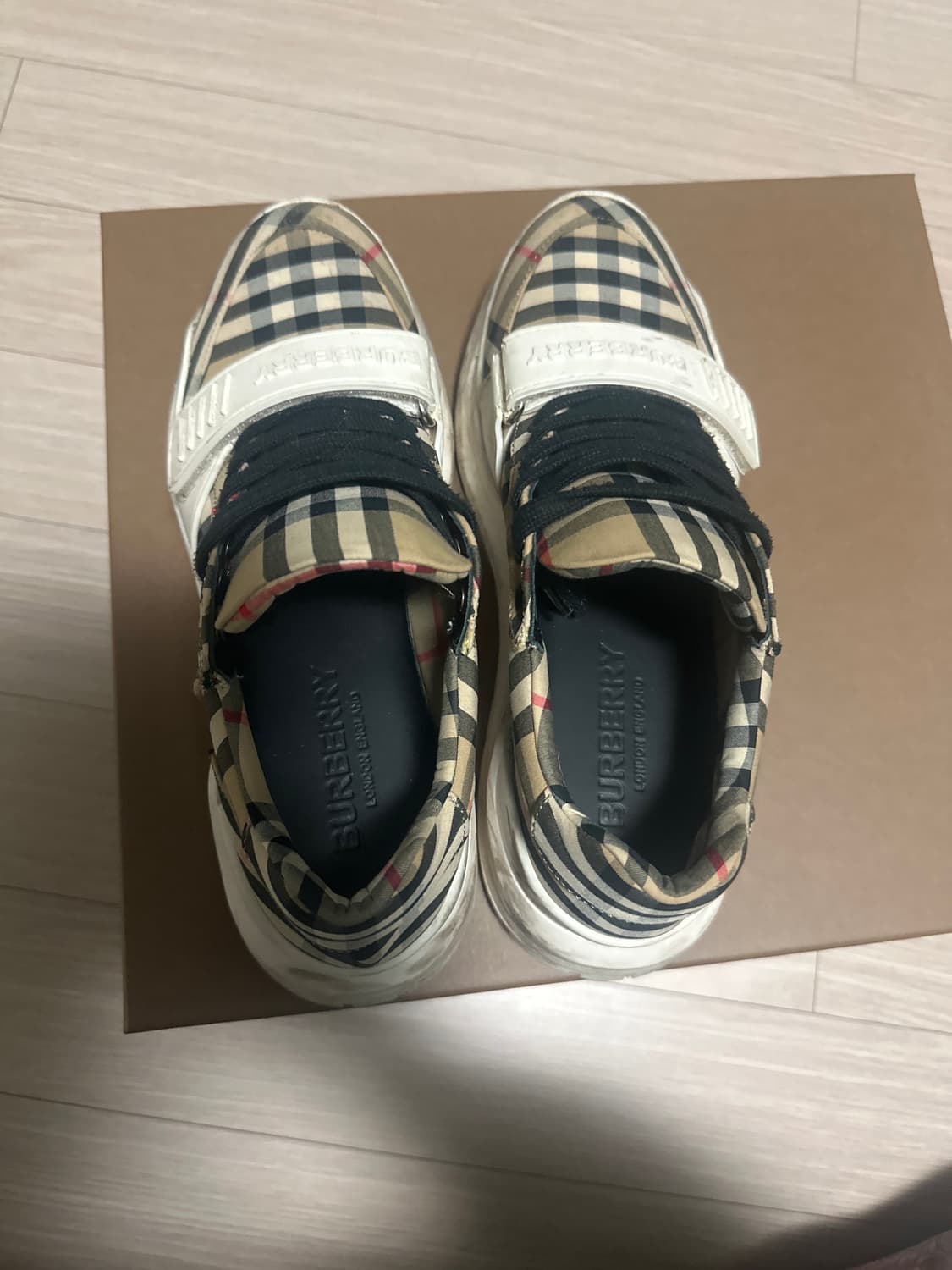버버리 벨크로 스니커즈 상품이미지6