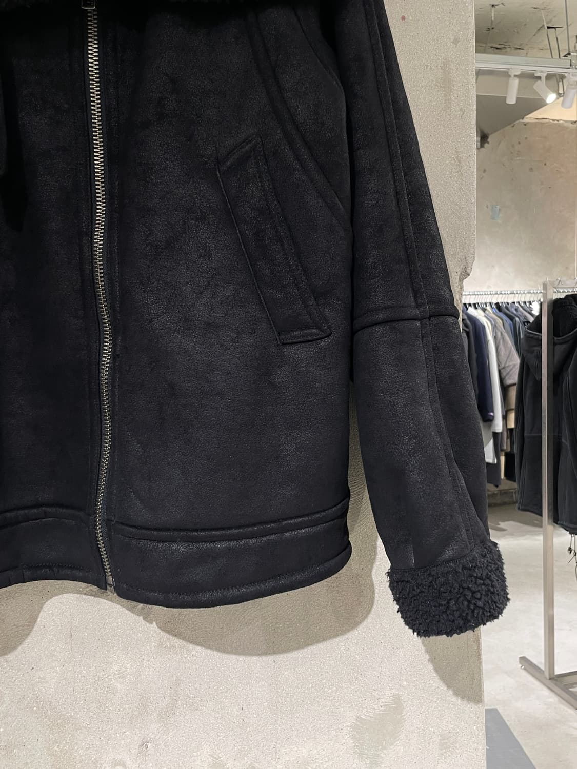 퍼버즈 블랙 와이드 카라 무톤 무스탕 상품이미지5