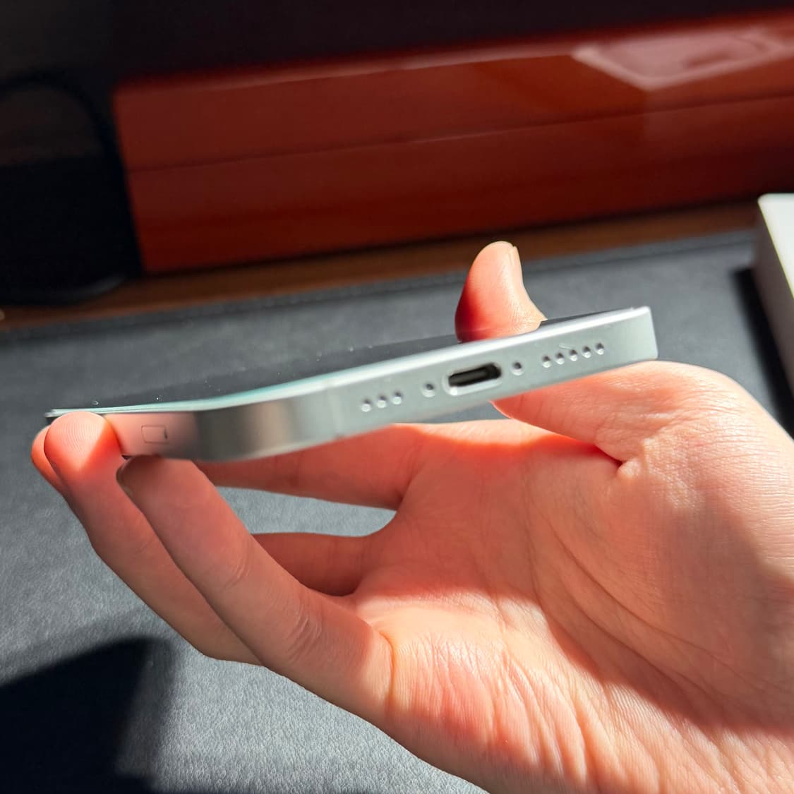 아이폰16e 512GB 자급제 풀박스 무음카메라 상품이미지8