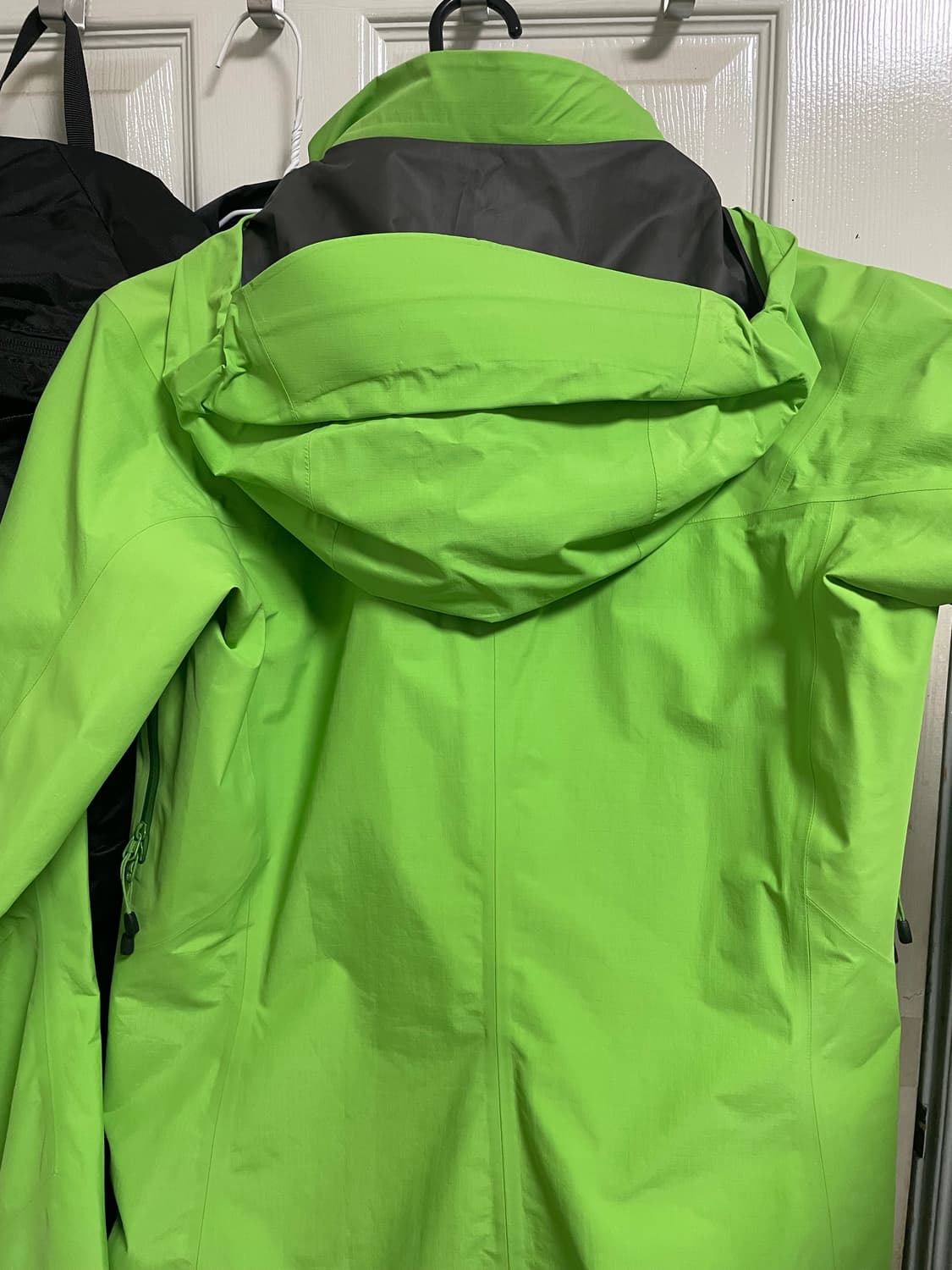 아크테릭스 여성 알파SV 고어텍스 쉘 자켓 S (브라이트 그린) 상품이미지5