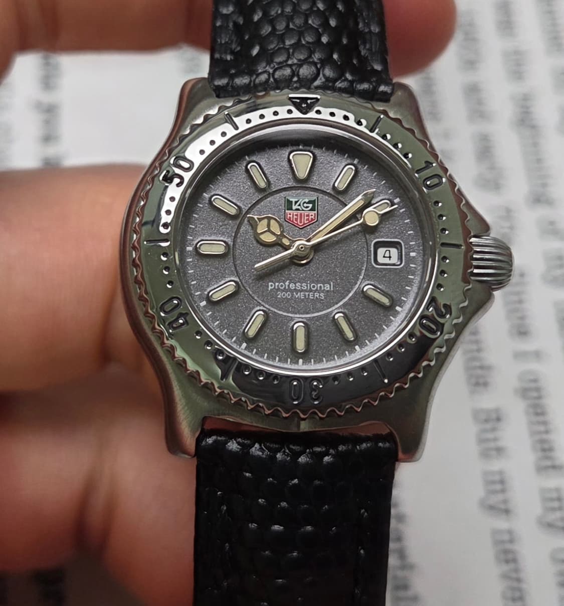 태그호이어 셀 프로페셔널 엘레강스 오리지널 그레이판 쿼츠 여성용 상품이미지2