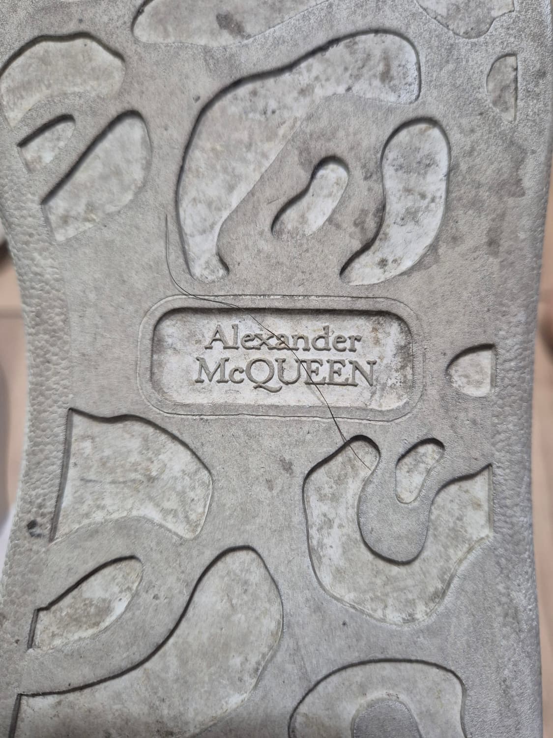 정품 알렉산더 맥퀸 42 사이즈 270-275 상품이미지8