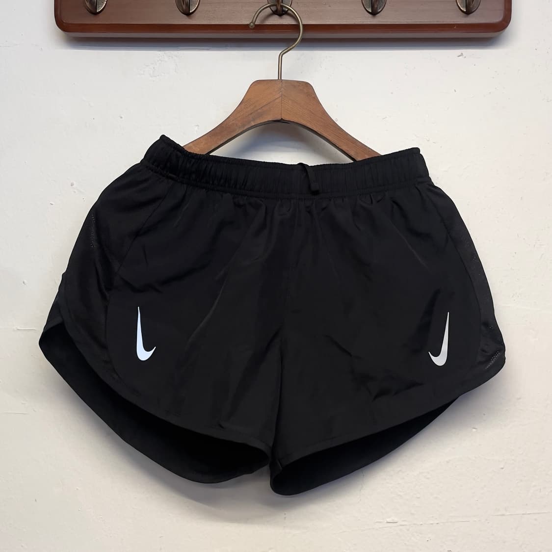 나이키 (우먼) 더블 스우시 러닝 반바지  상품이미지1