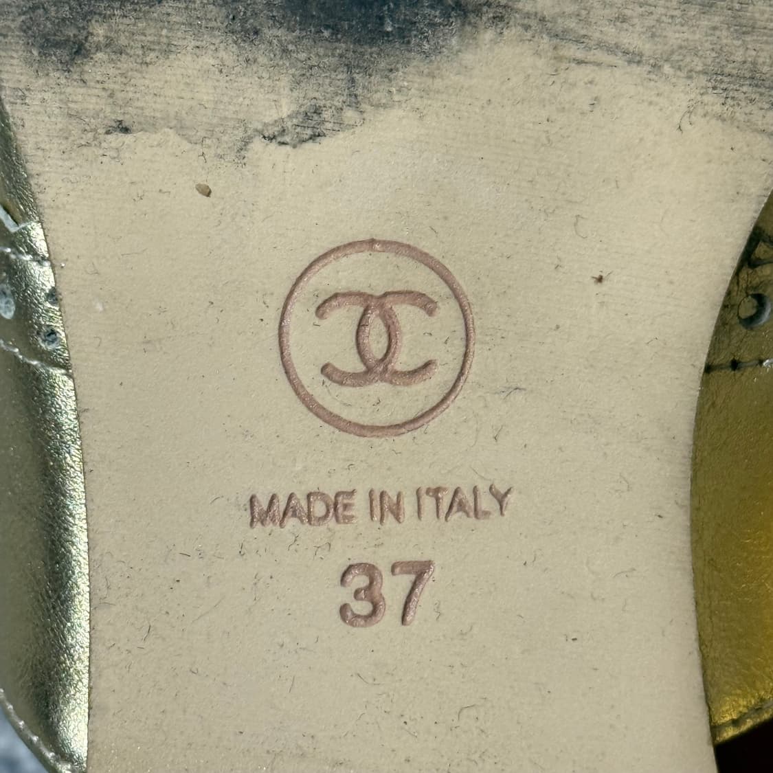 [정가 150만원] 샤넬 골드 스트랩 구두 37 235-240 상품이미지10