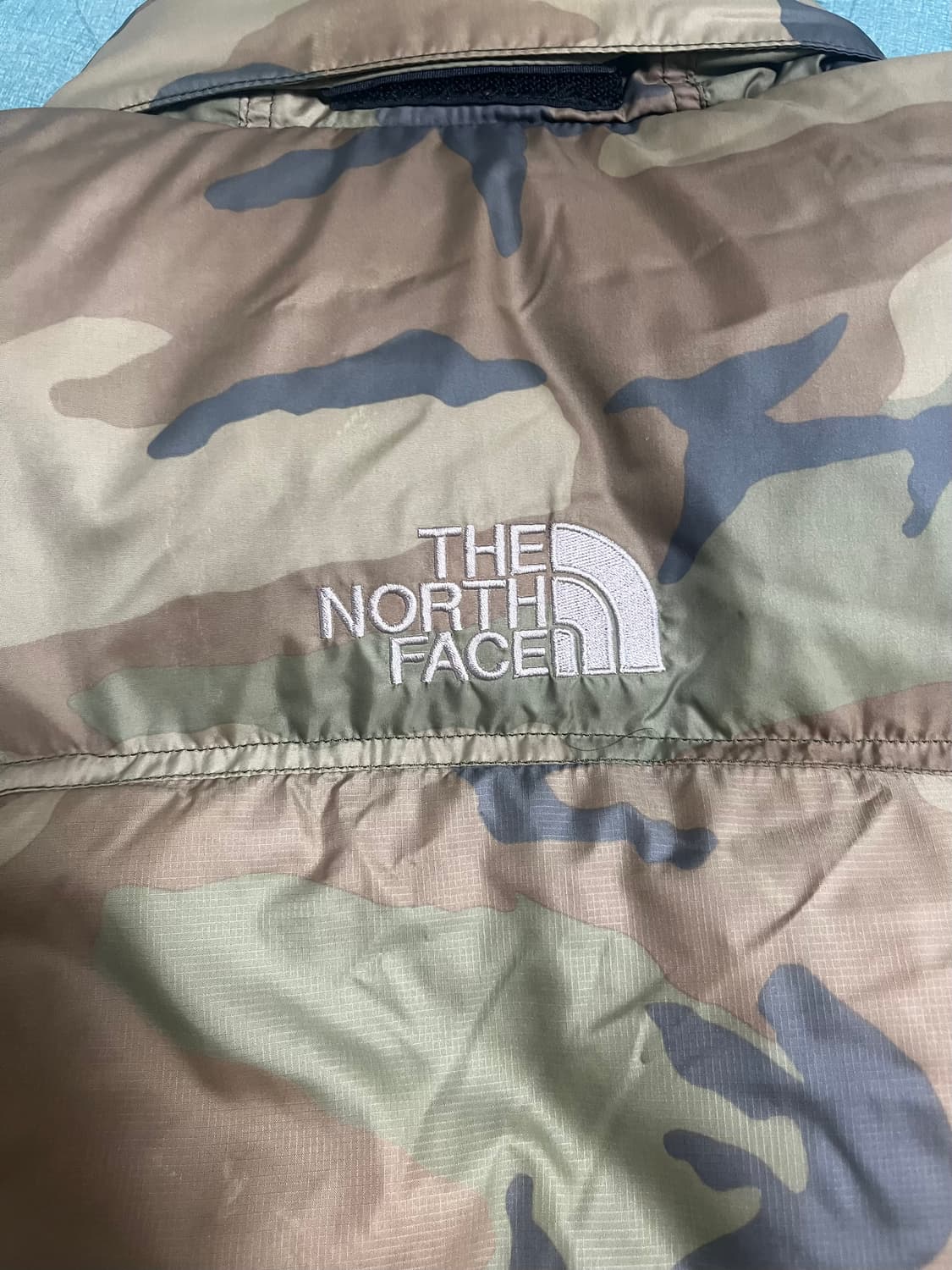 노스페이스 700 중앙로고 카모 패딩 조끼 베스트 XL 상품이미지7