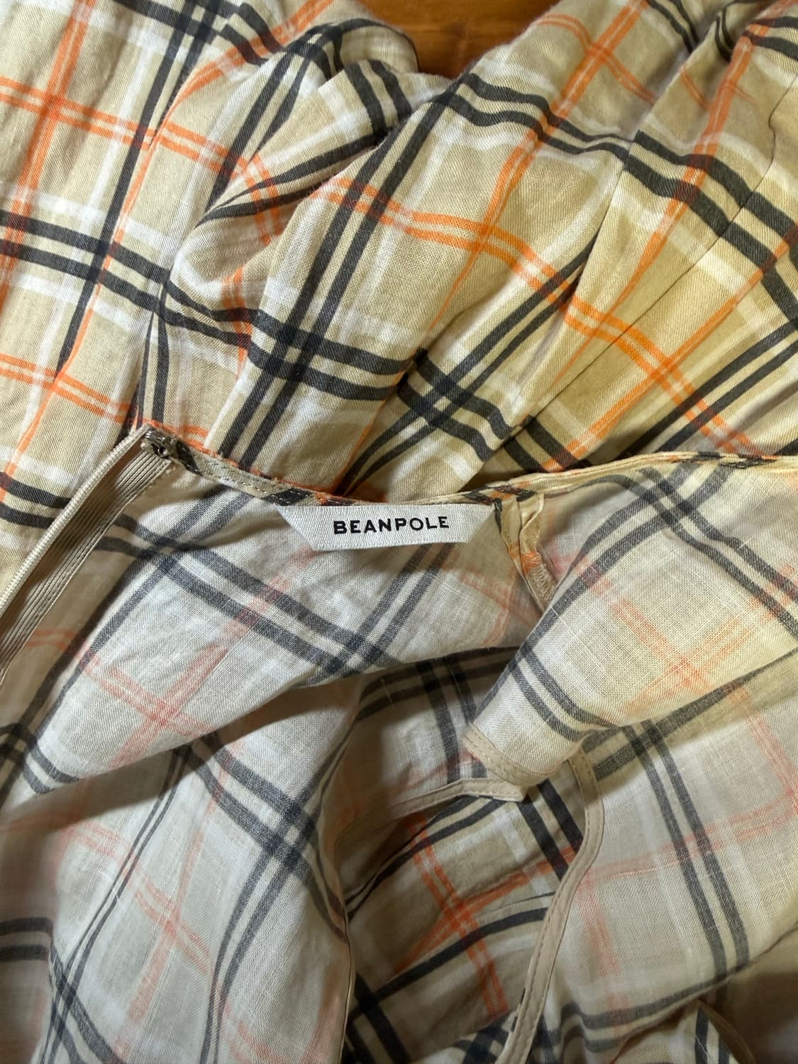 빈폴레이디스 린넨 체크 플리츠 슬리브리스 원피스 상품이미지3