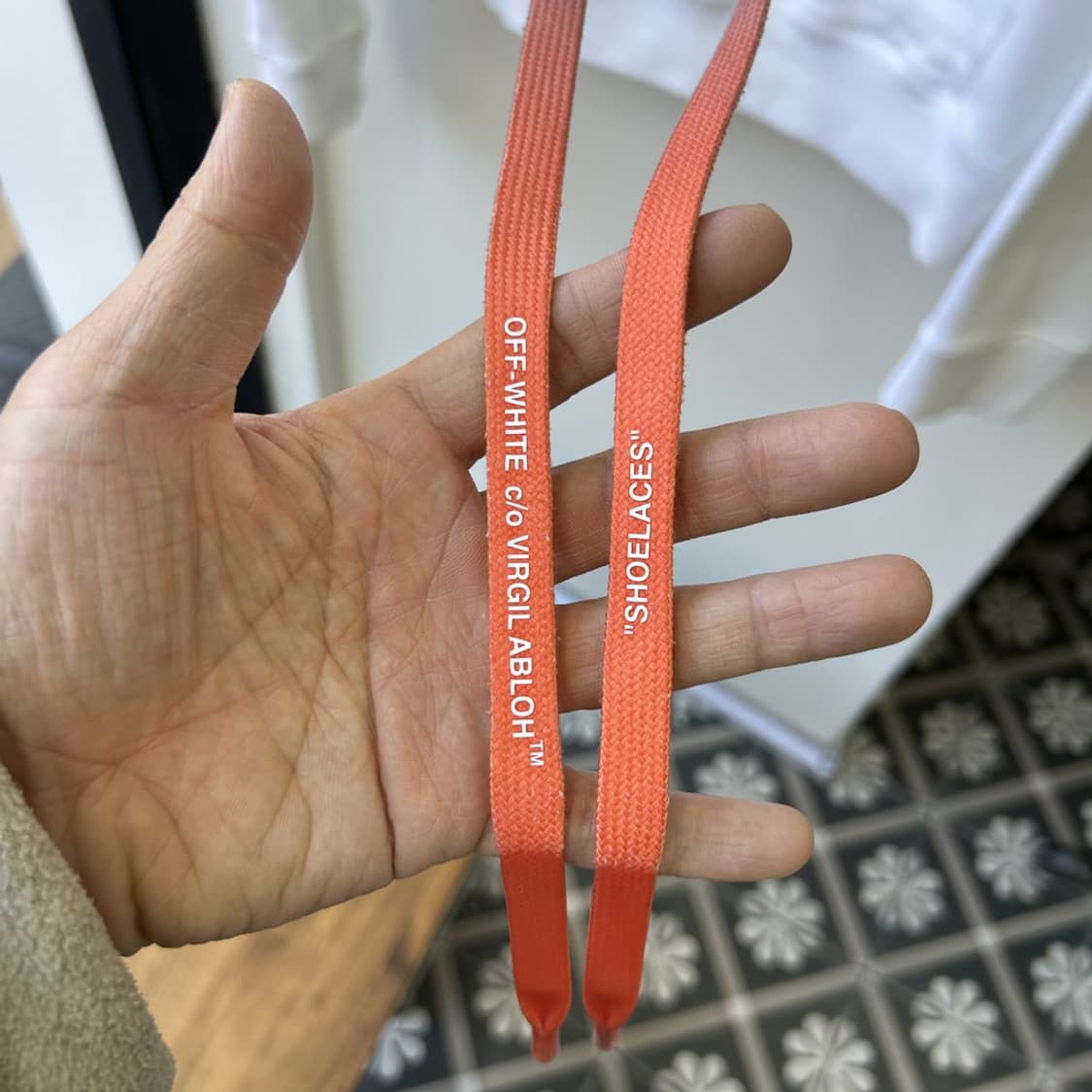 15928 - 오프화이트 아크릴 애로우 후드티 상품이미지5