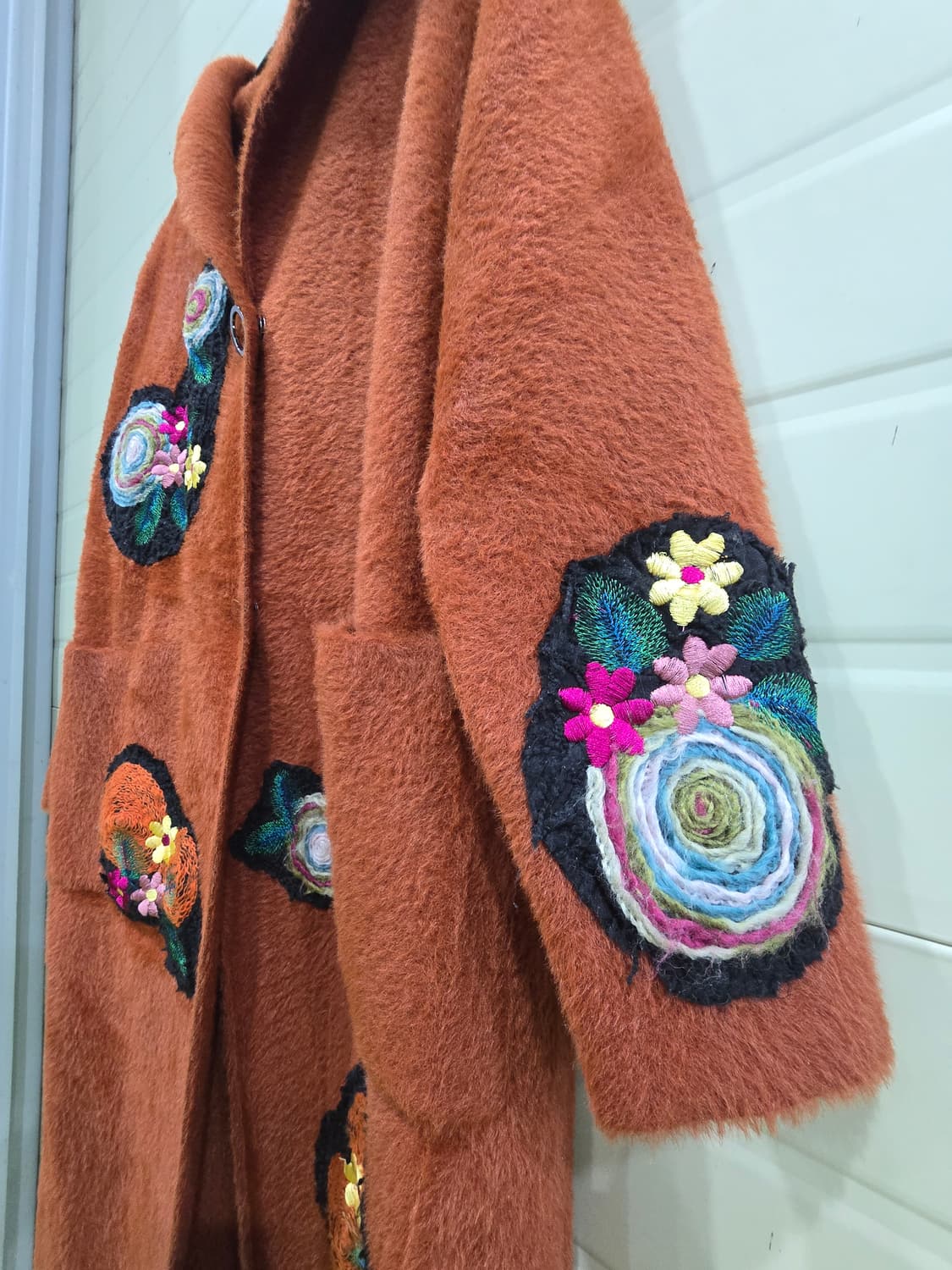 에코 밍크퍼 자수  후드 니트 코트 상품이미지4