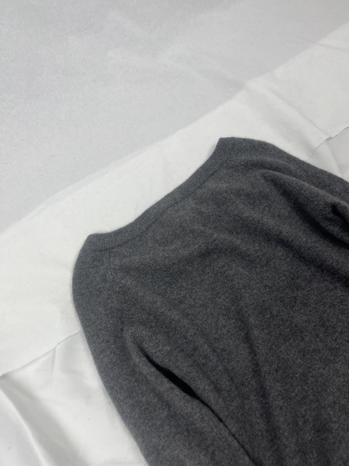 100% Cashmere 회색 포켓 니트 상품이미지5