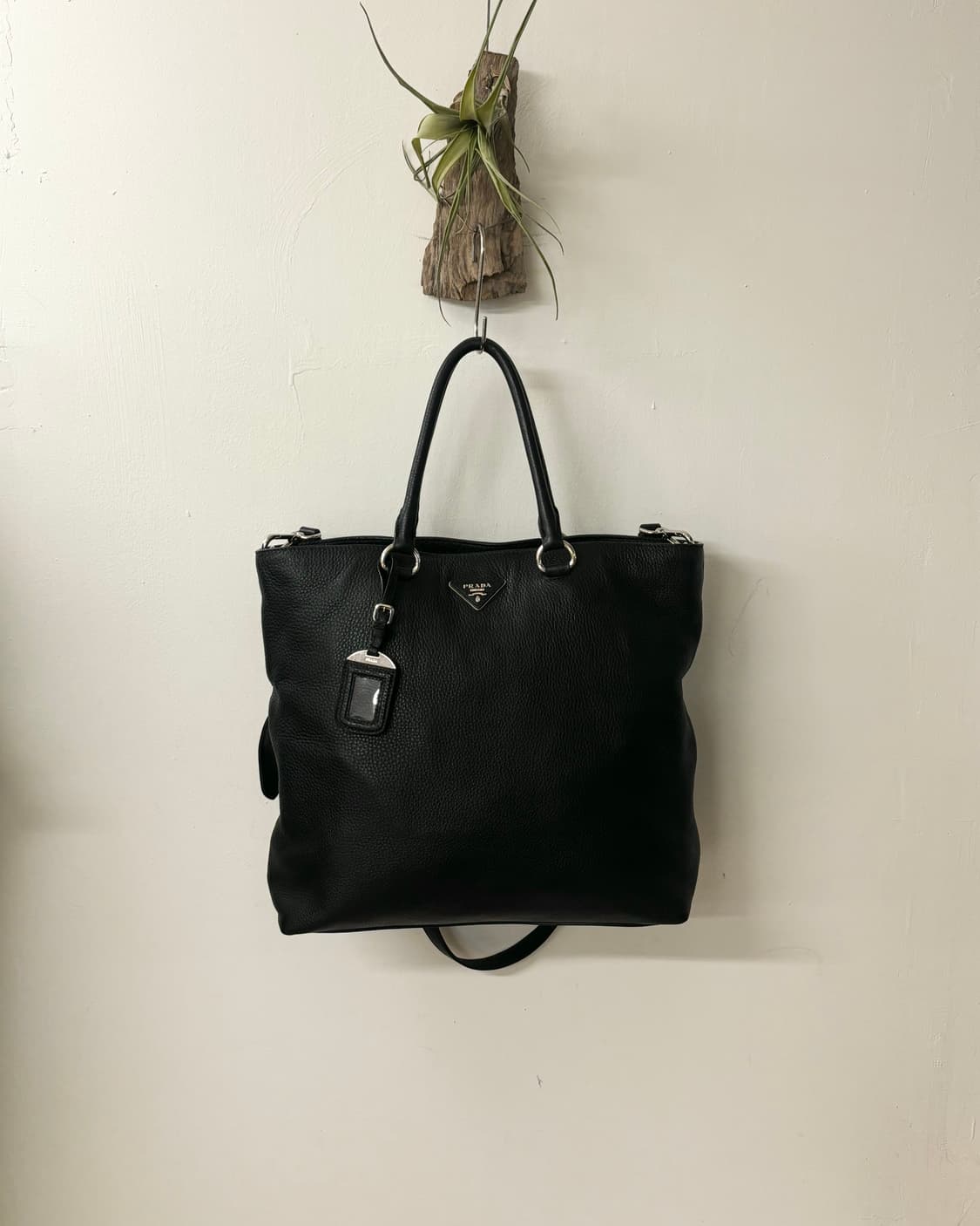 프라다 블랙 비텔로 다이노 토트백 상품이미지1