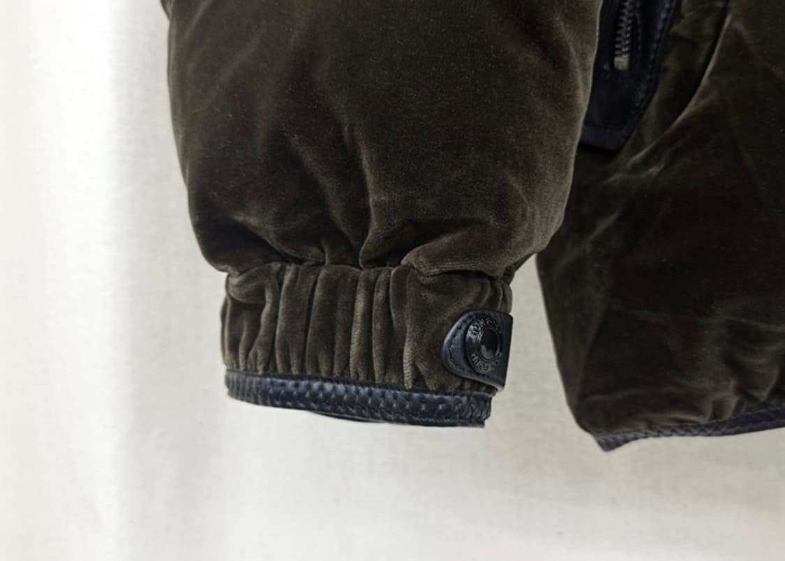 톰포드 레더 트리밍 벨벳 구스 다운 자켓 상품이미지5