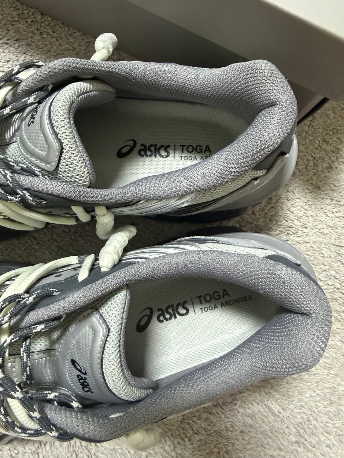 아식스X토가 젤 큐물러스 16 TG 그레이 블랙 퓨어 실버 상품이미지3