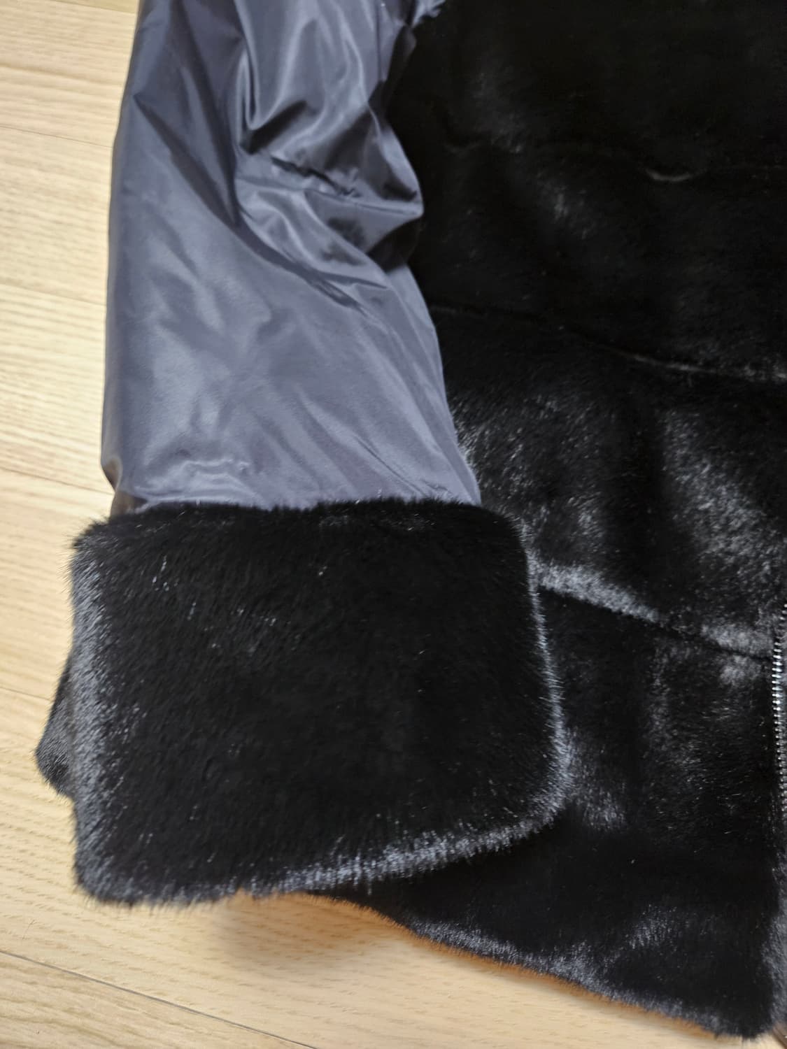 셀렙샵에디션의 FAUX밍크 헝가리구스다운 블랙  상품이미지5