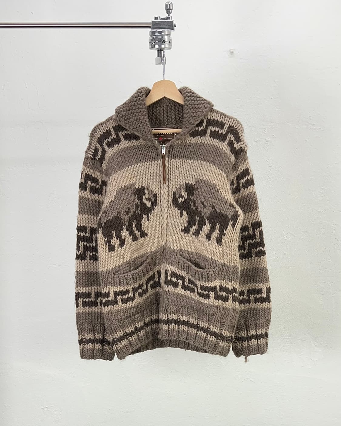 카나타 딥 브라운 바이슨 헤비 숄 카라 코위찬 스웨터 자켓 상품이미지1