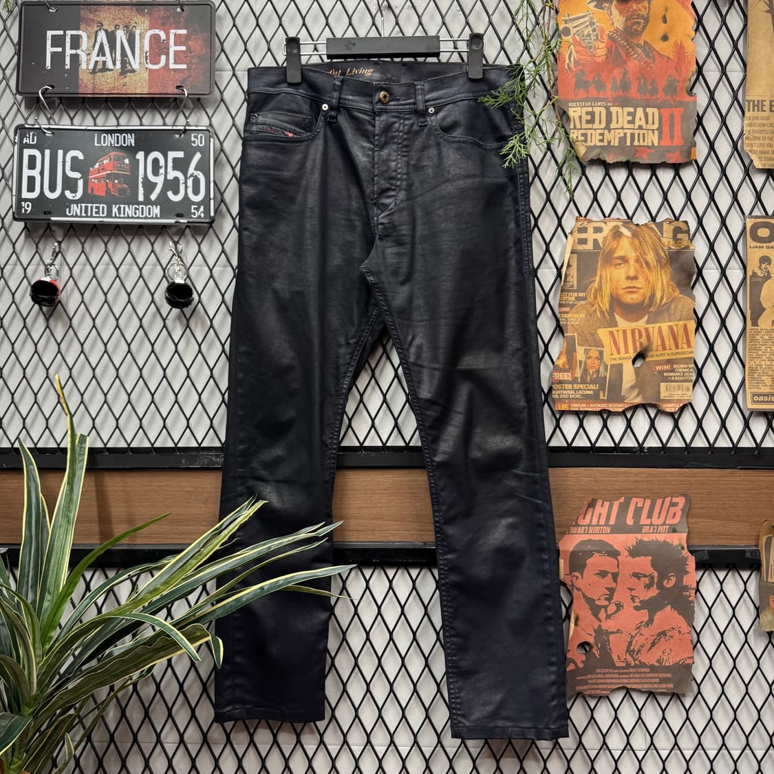 디젤 인더스트리 데님 코팅진 팬츠 후면 로고 포인트 네이비 상품이미지1