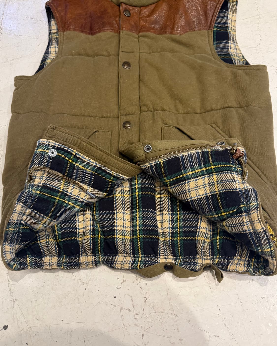 폴로 레더 블렉와치 요크 다운 베스트 상품이미지3