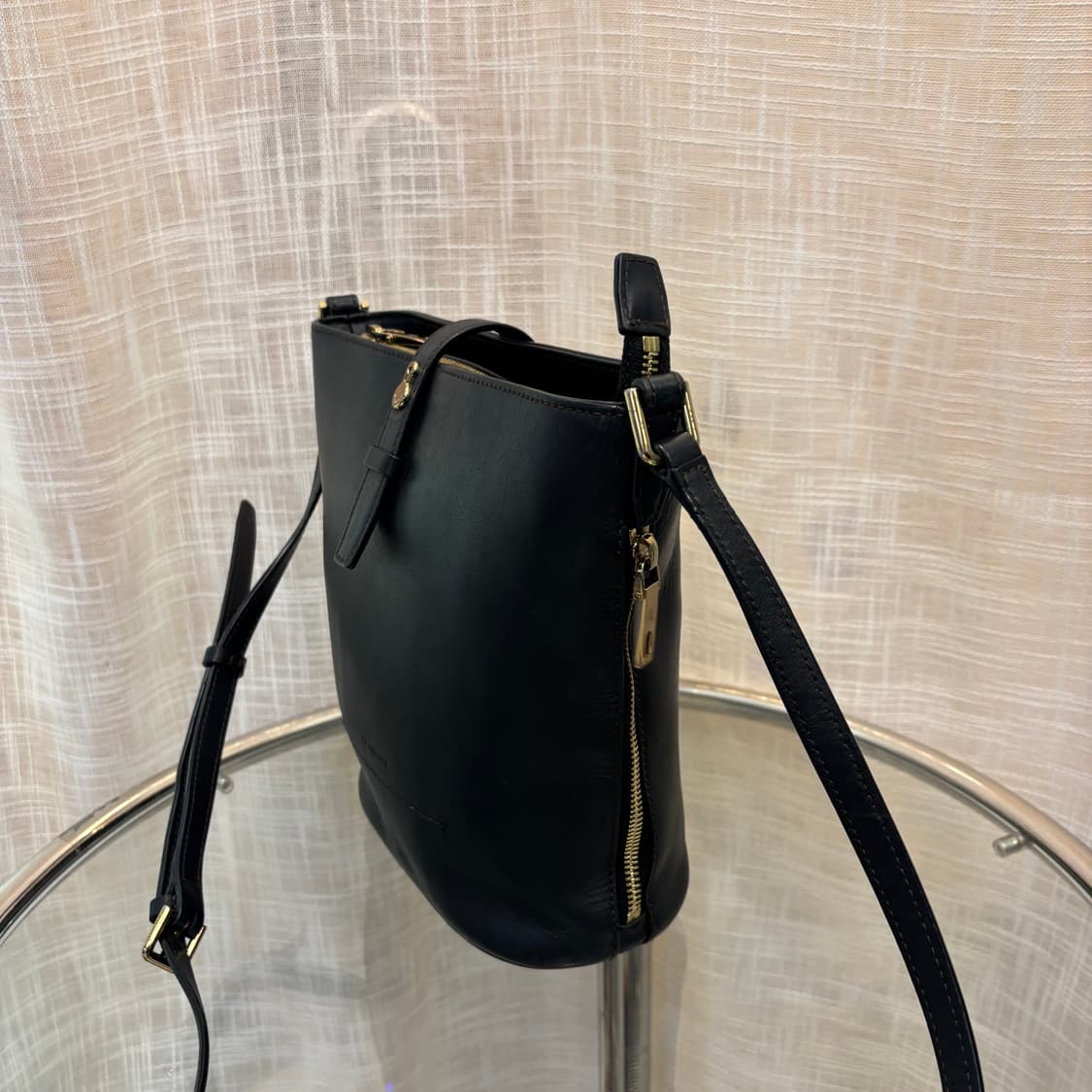 정품 빈폴 소가죽 버킷 크로스백     상품이미지4