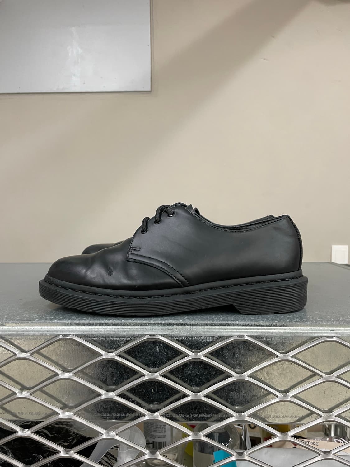 닥터마틴 1461 모노 UK7 상품이미지1