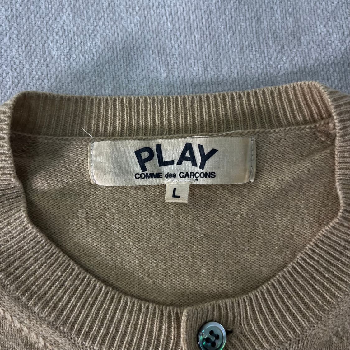 W 95 꼼데가르송 베이지 하트와펜 울 가디건 상품이미지3