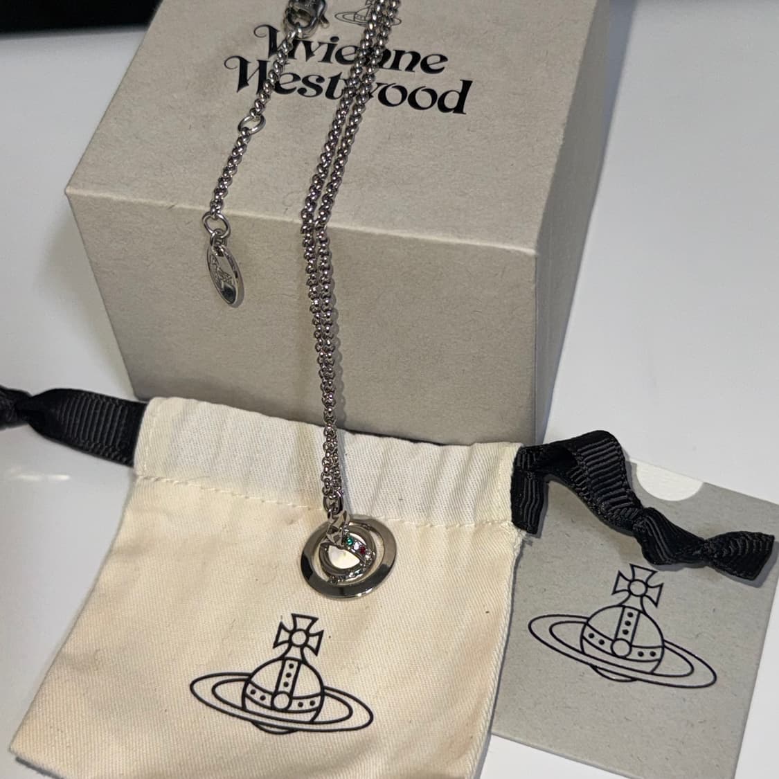 비비안 웨스트우드 투명 ORB 목걸이 상품이미지1