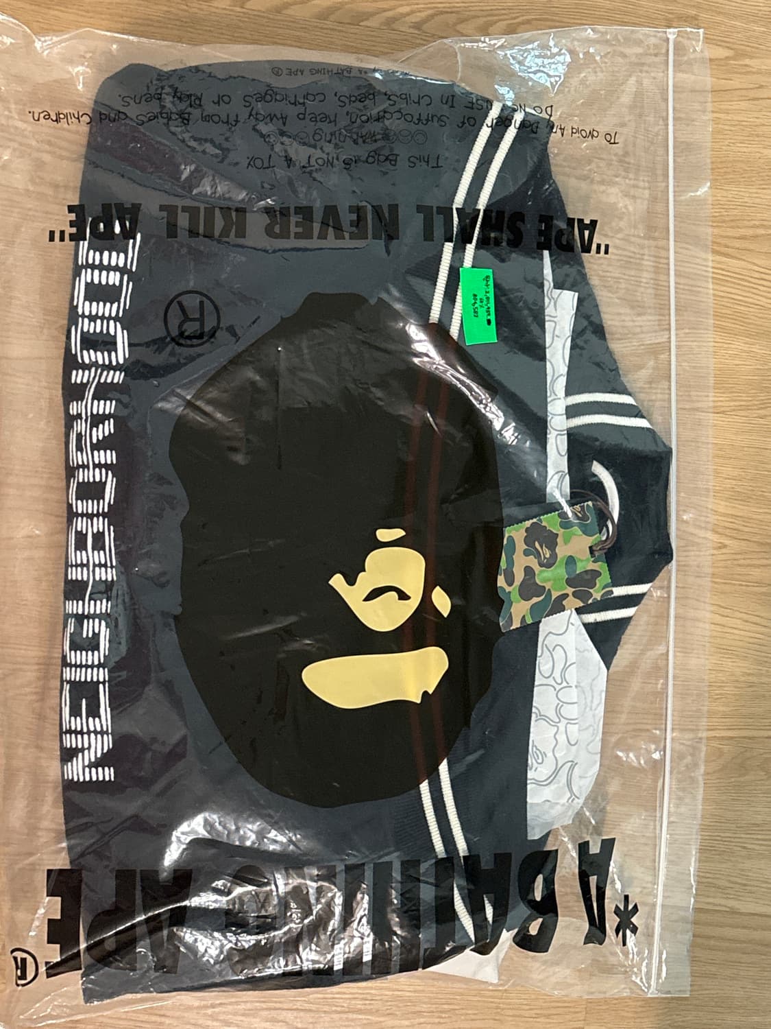 (새상품) BAPE x NBHD 롱슬리브 바시티 자켓 상품이미지3