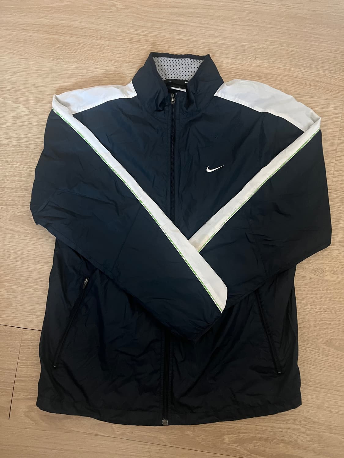 나이키 스우시 배색 바람막이 상품이미지1
