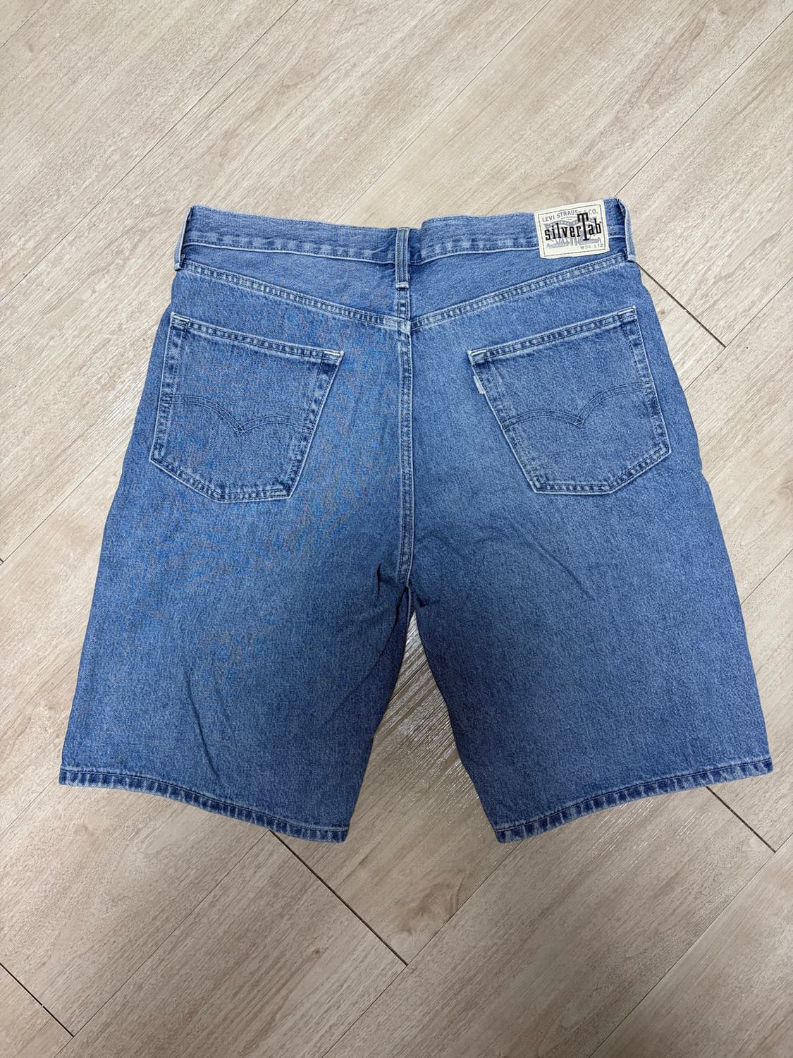 리바이스 실버탭 루즈 쇼츠 상품이미지3