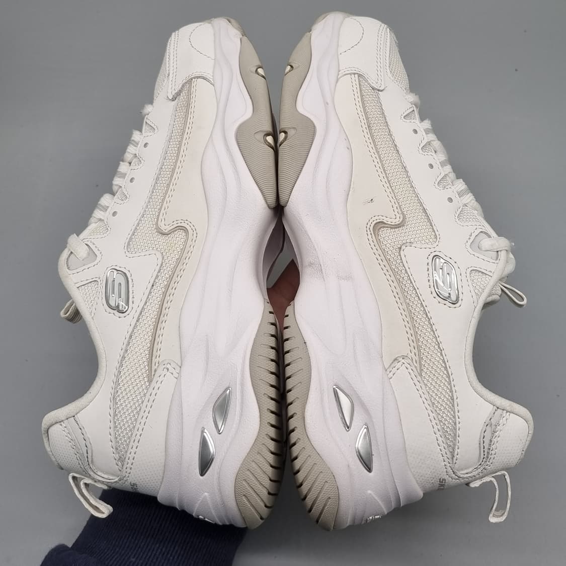 스케쳐스 딜라이트4.0 여성운동화230  상품이미지5