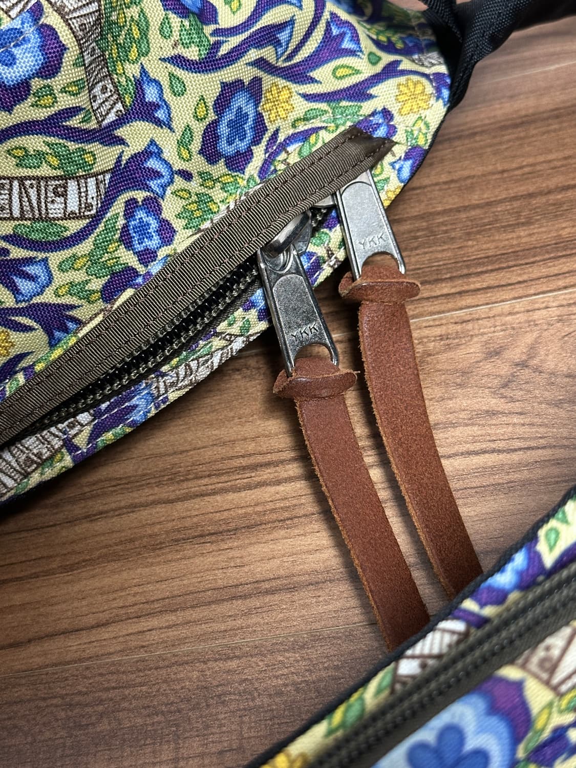 그레고리 벙갈루 패턴 슬링백 리미티드 에디션 상품이미지6