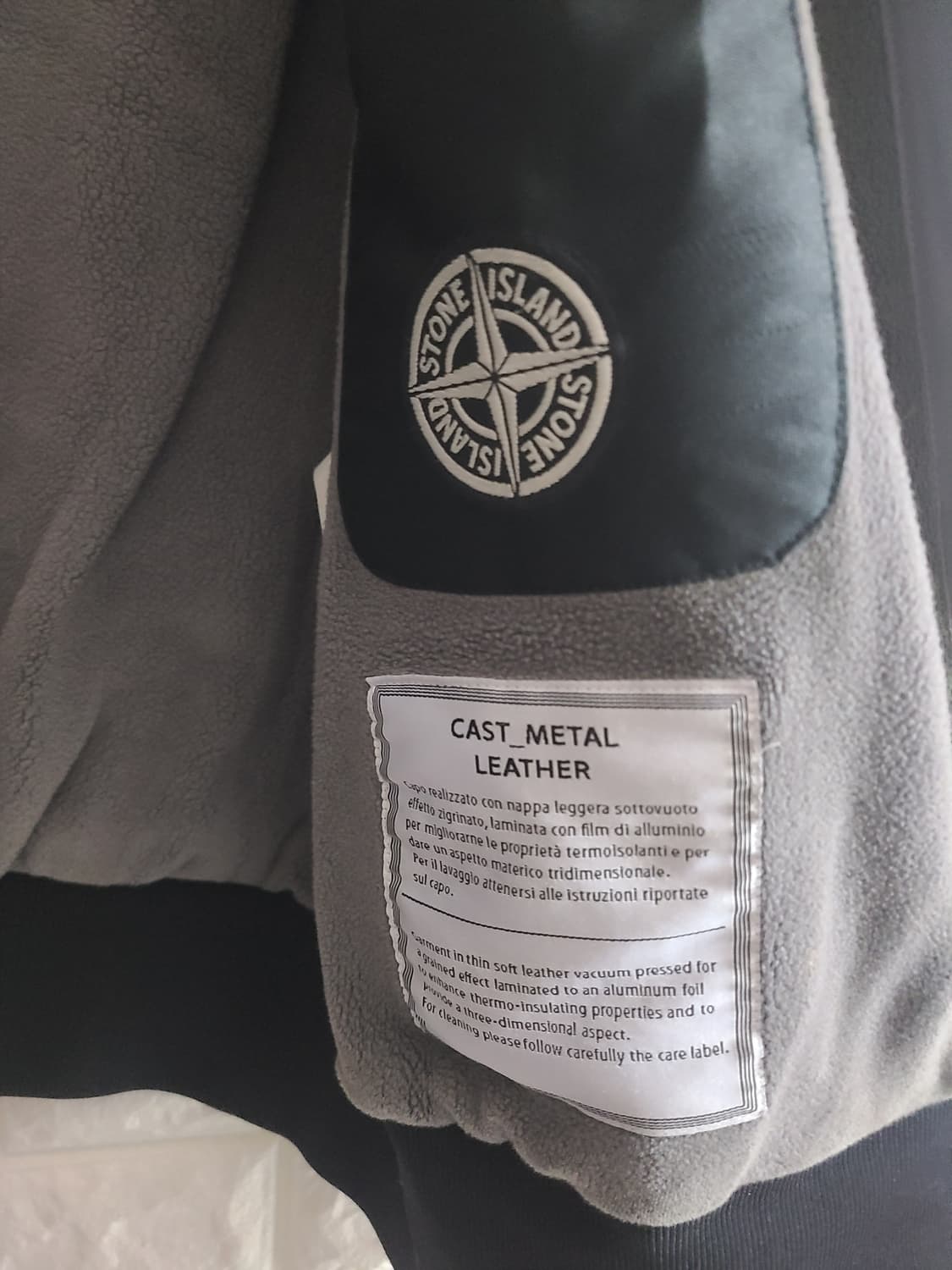 스톤아일랜드 cast metal 소가죽 후드점퍼(M-L) 상품이미지4