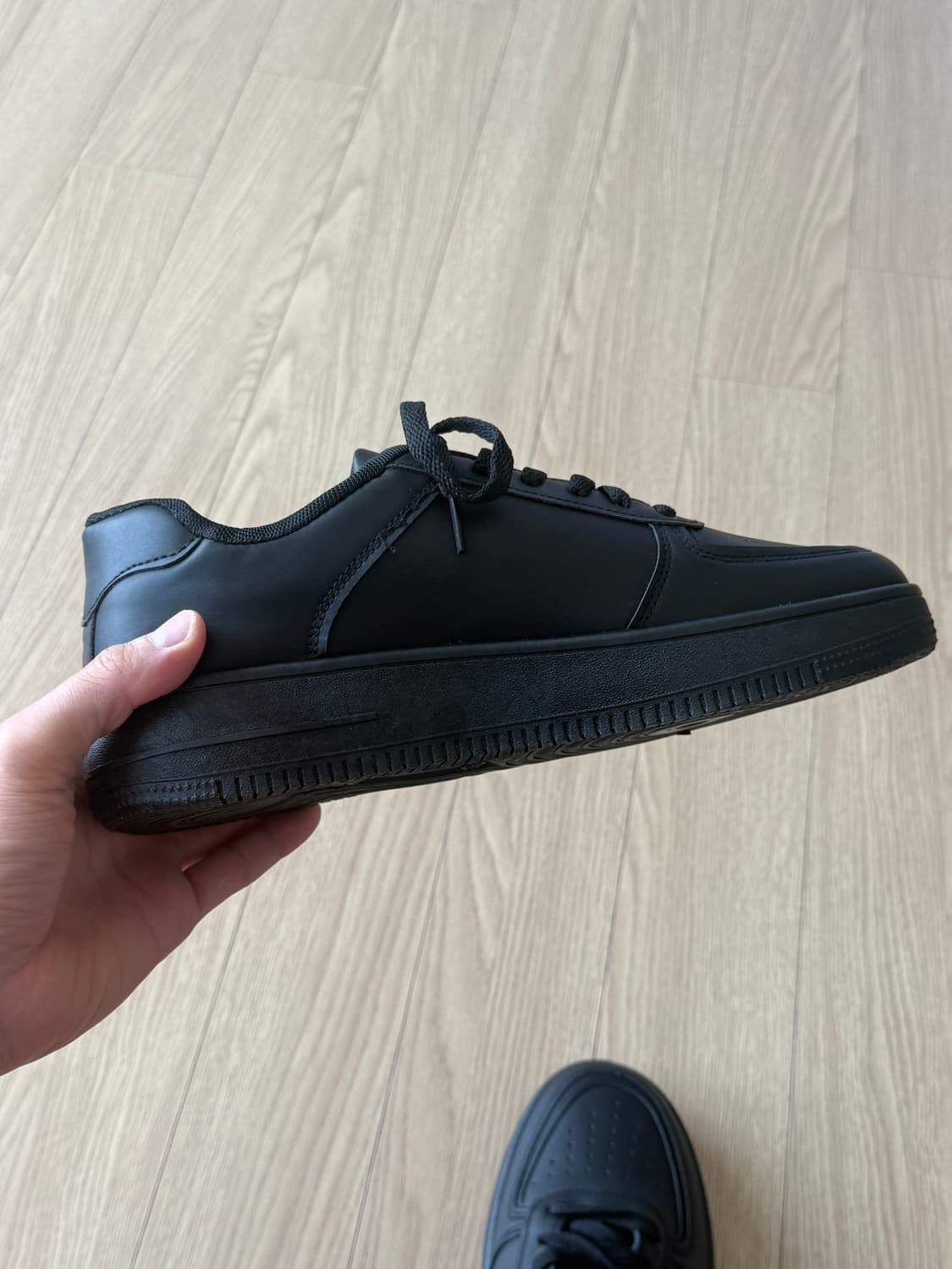 260) 블랙 캐주얼 스니커즈 상품이미지3