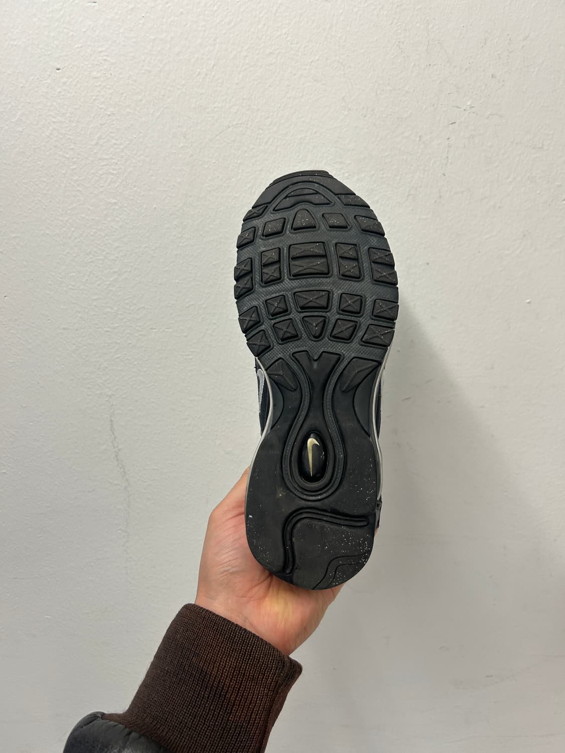 나이키 에어맥스 97 트리플 블랙 235 상품이미지5