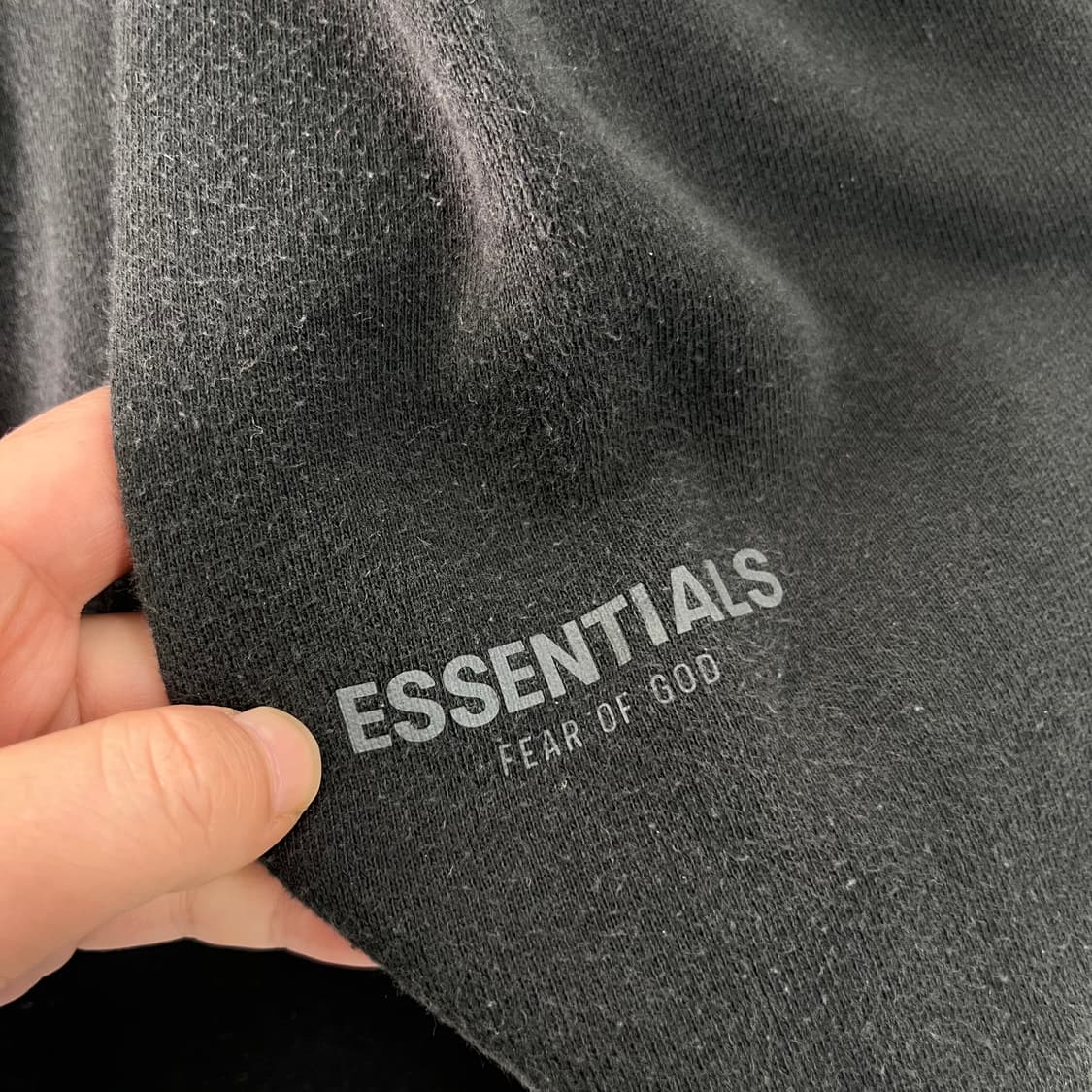 100 피오갓 에센셜 스몰로고 후드티 상품이미지4