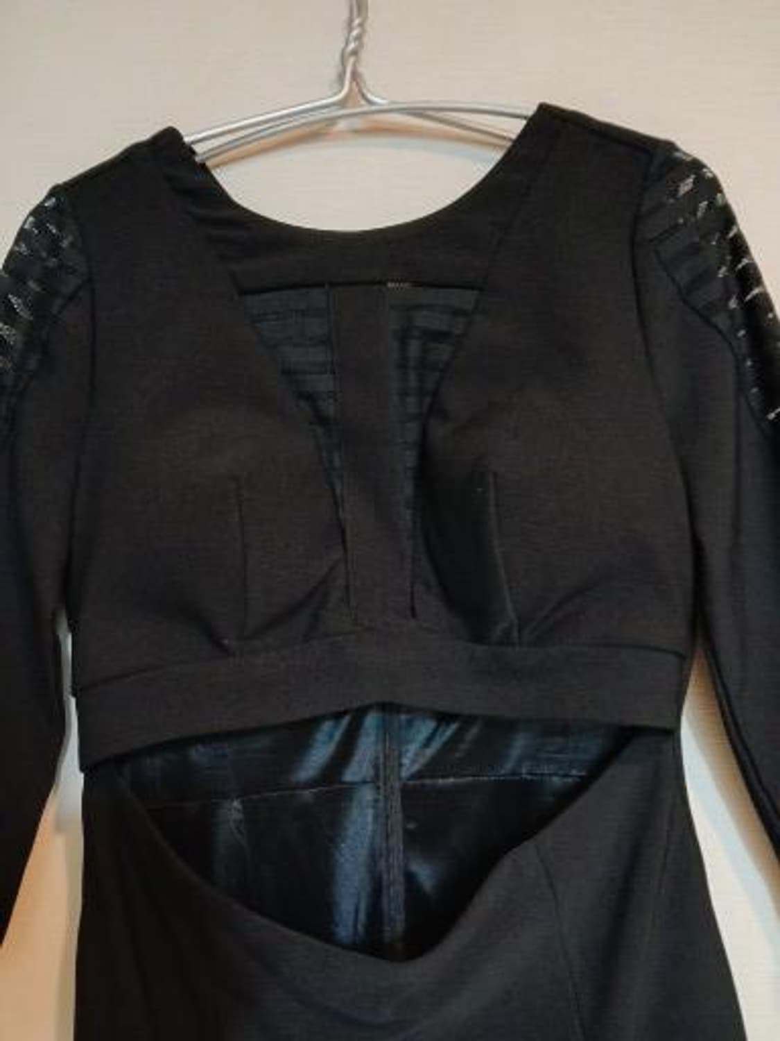 나롱쥐 원피스 컷아웃 크롭 홀복 섹시 드레스 하객룩 클럽 파티룩 데이트룩 상품이미지3