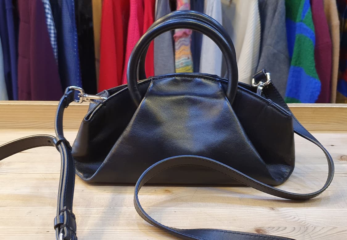 COS 마이크로 레더 토트백 상품이미지3