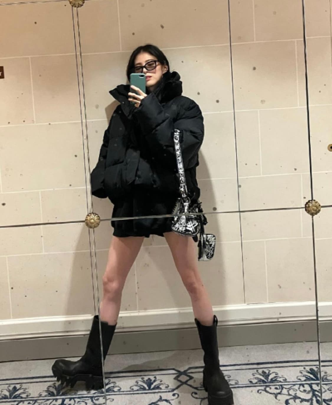 Balenciaga  Puffer Jacket 상품이미지3