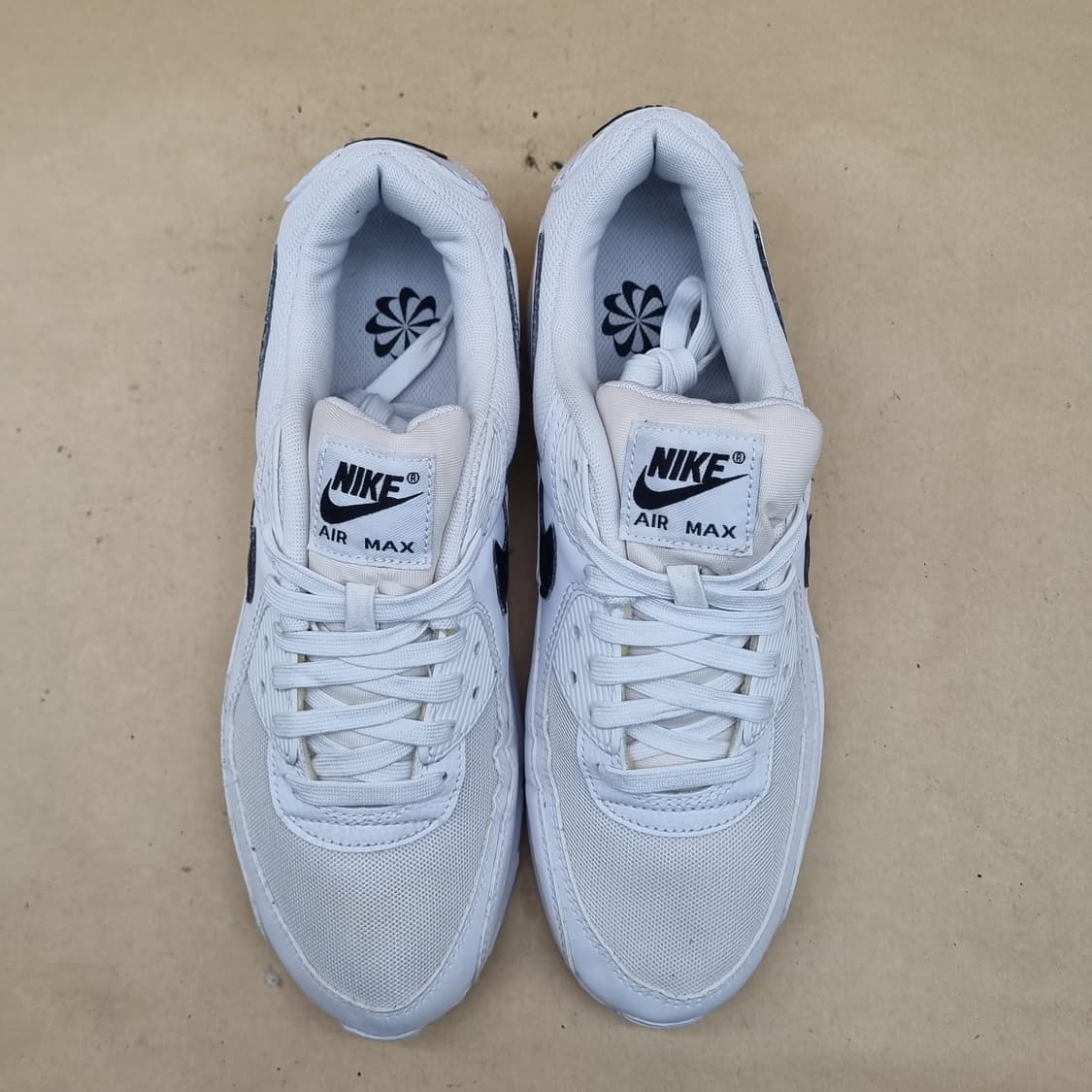 나이키 에어맥스 90 트리플화이트 270 상품이미지2