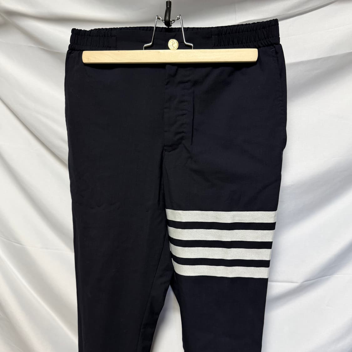 [S+급/00] 톰브라운 사선완장 앵클 스트링 트랙 팬츠 상품이미지2