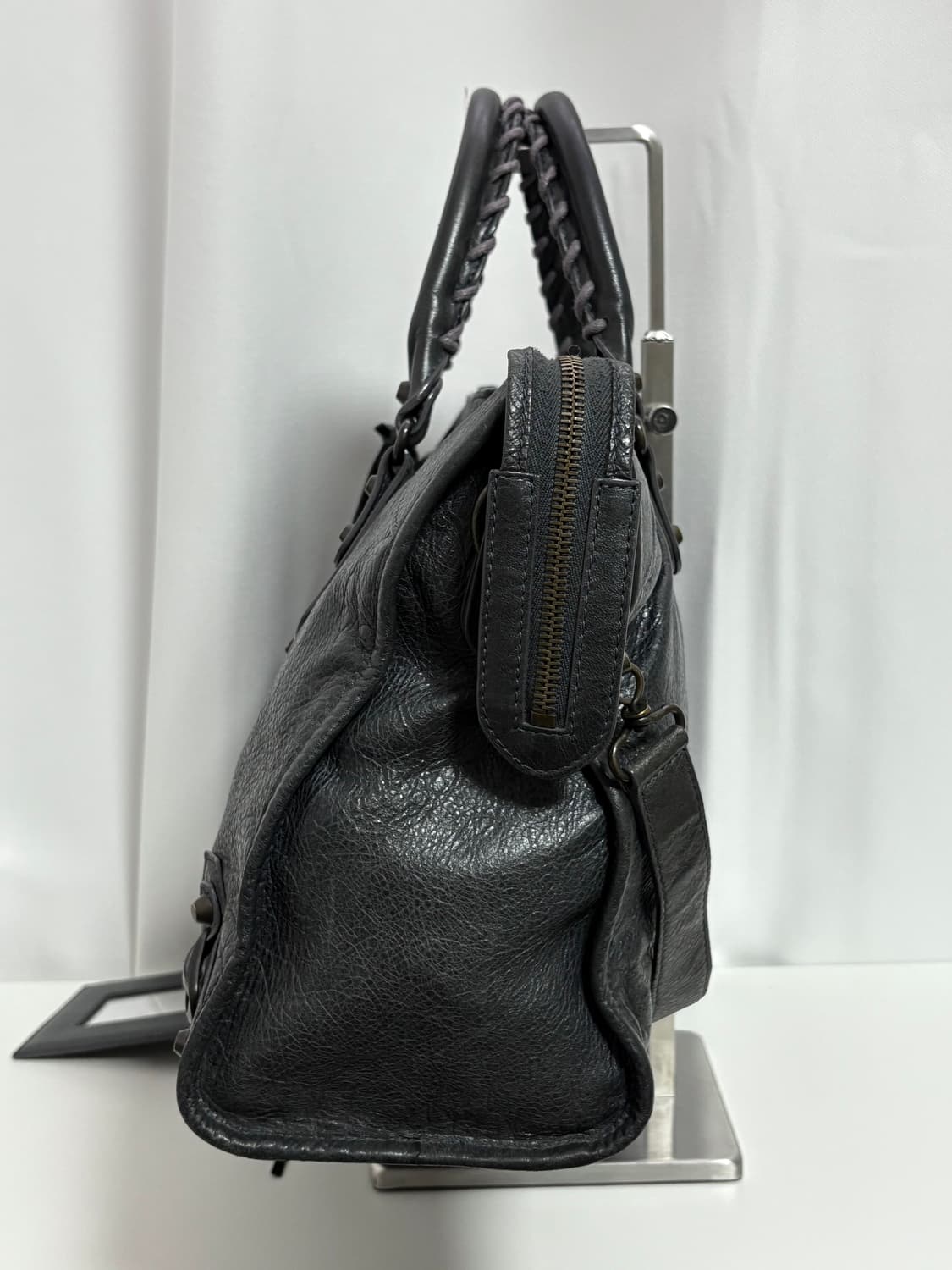 발렌시아가 시티 모터백 다크그레이 상품이미지5