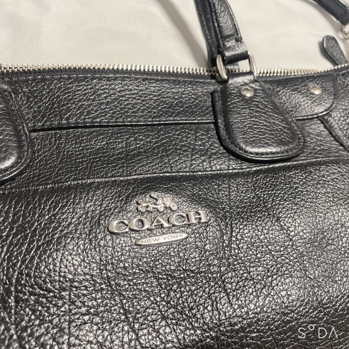 코치 블랙 가죽 숄더 크로스백 상품이미지2